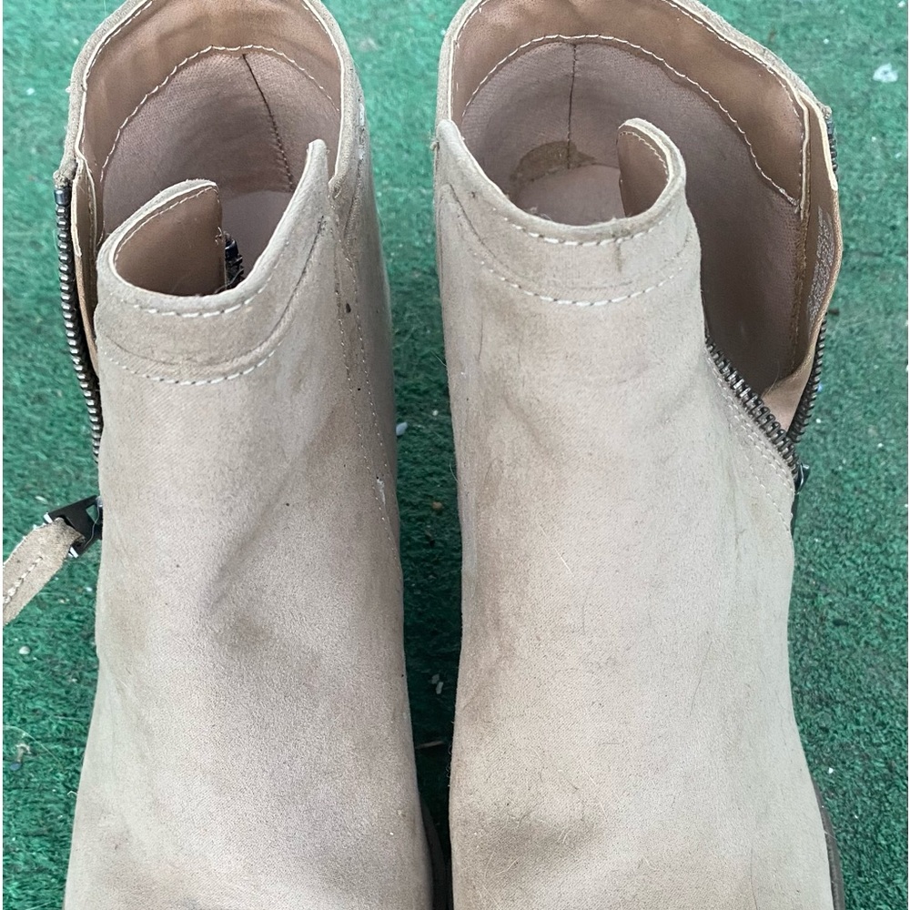 Preowned Women’s time and tru faux suede ankle boots size 8